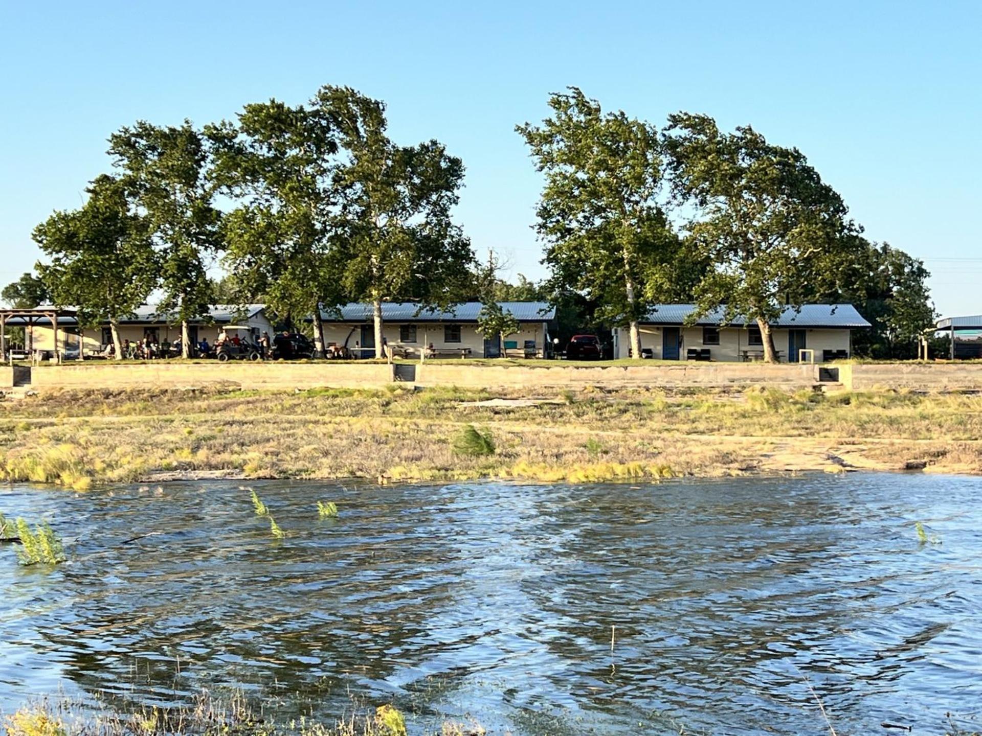 Bluffton Oasis Lake Buchanan מראה חיצוני תמונה
