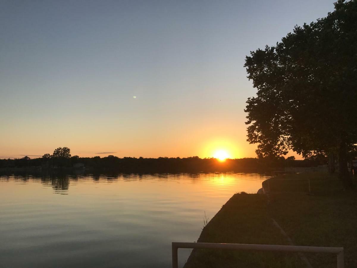 Bluffton Oasis Lake Buchanan מראה חיצוני תמונה